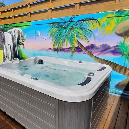 Chez Claudia: Charming Retreat with Private Jacuzzi and Pool Apartment Courcelles Exterior photo