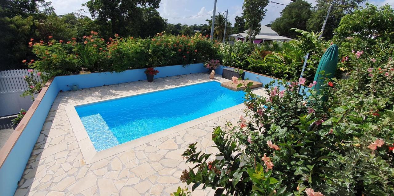 Chez Claudia: Charming Retreat with Private Jacuzzi and Pool Apartment Courcelles Exterior photo