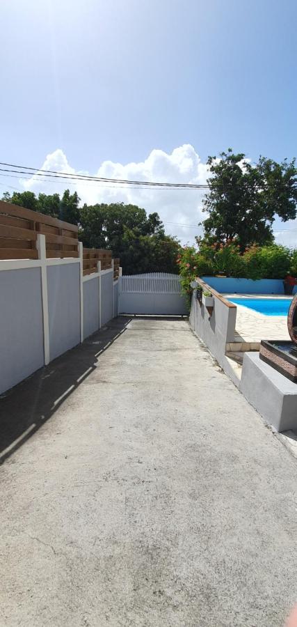Chez Claudia: Charming Retreat with Private Jacuzzi and Pool Apartment Courcelles Exterior photo